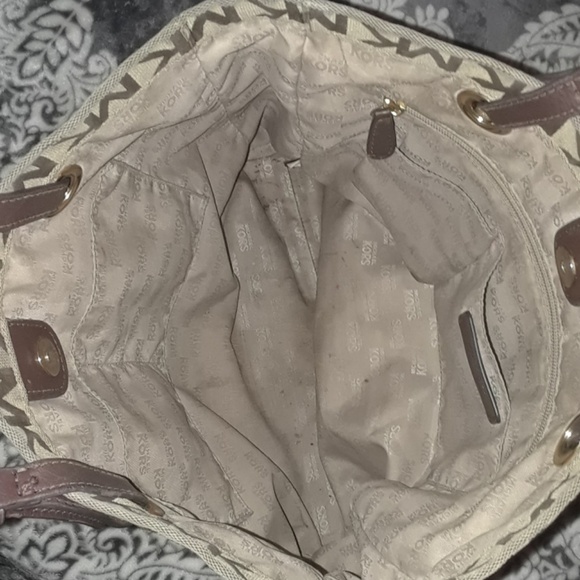 Micheal Kors - Picture 3 of 6